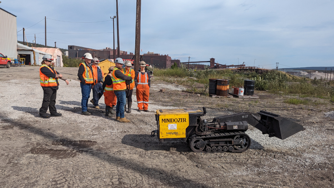 Electric mini-loader in the mining industry