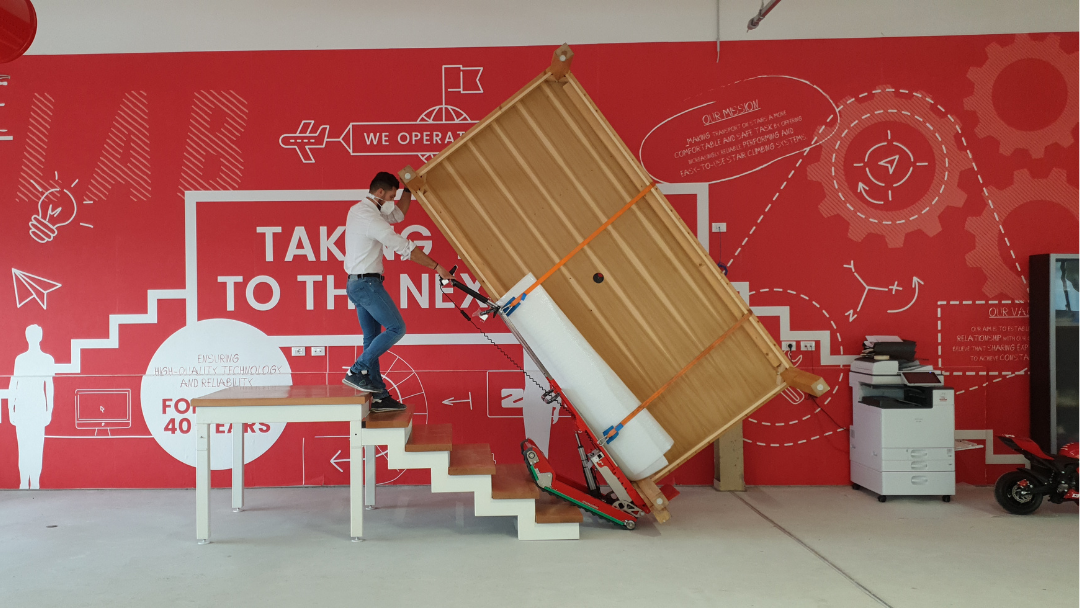 Zonzini's stairclimbing dolly for tall loads